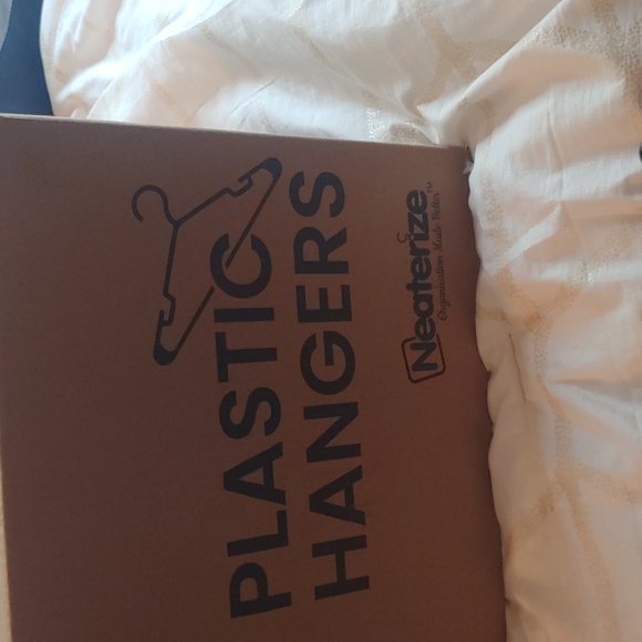 Hangers - Picture 2 of 5